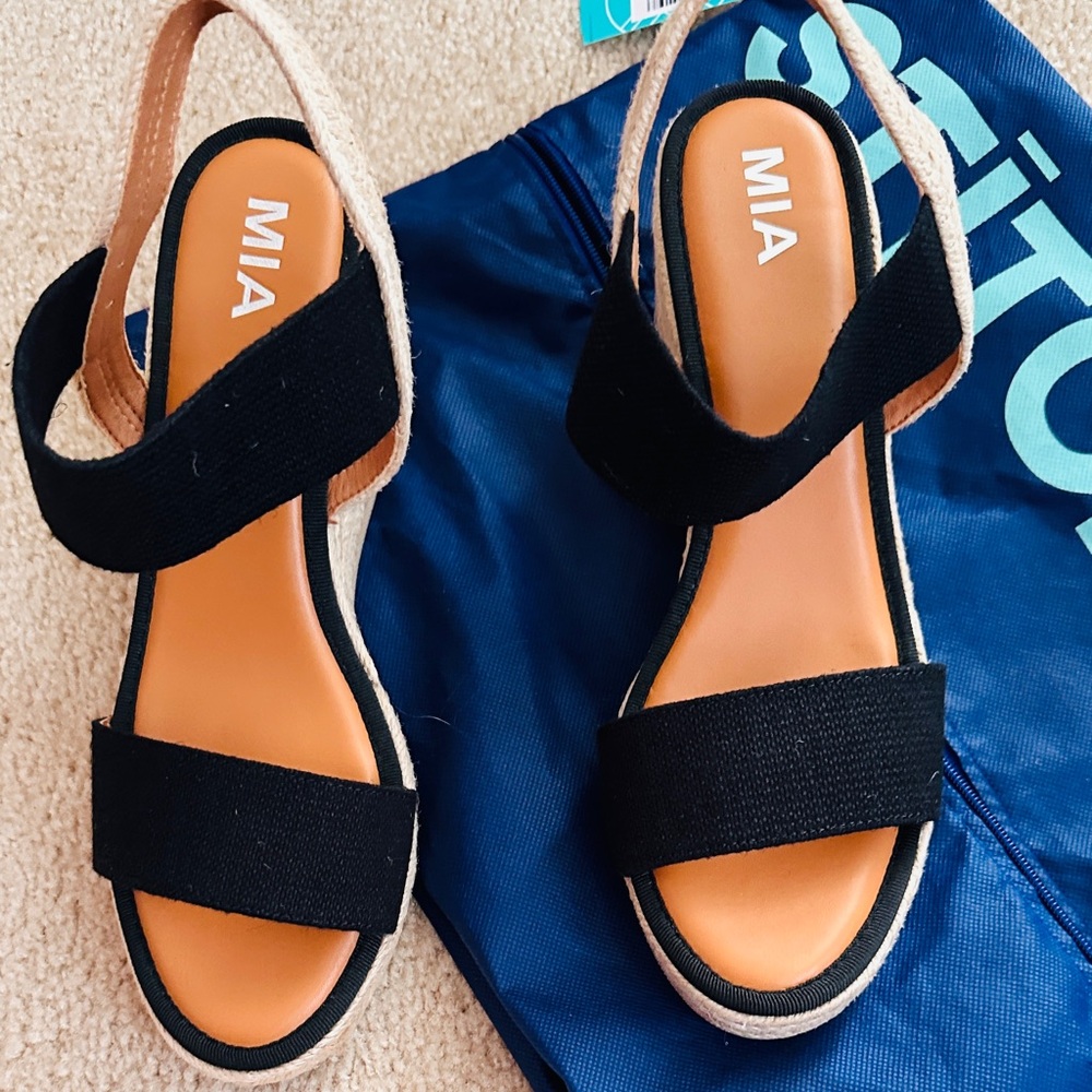 SALE $15 MIA Black Espadrille Sandals - Picture 5 of 7